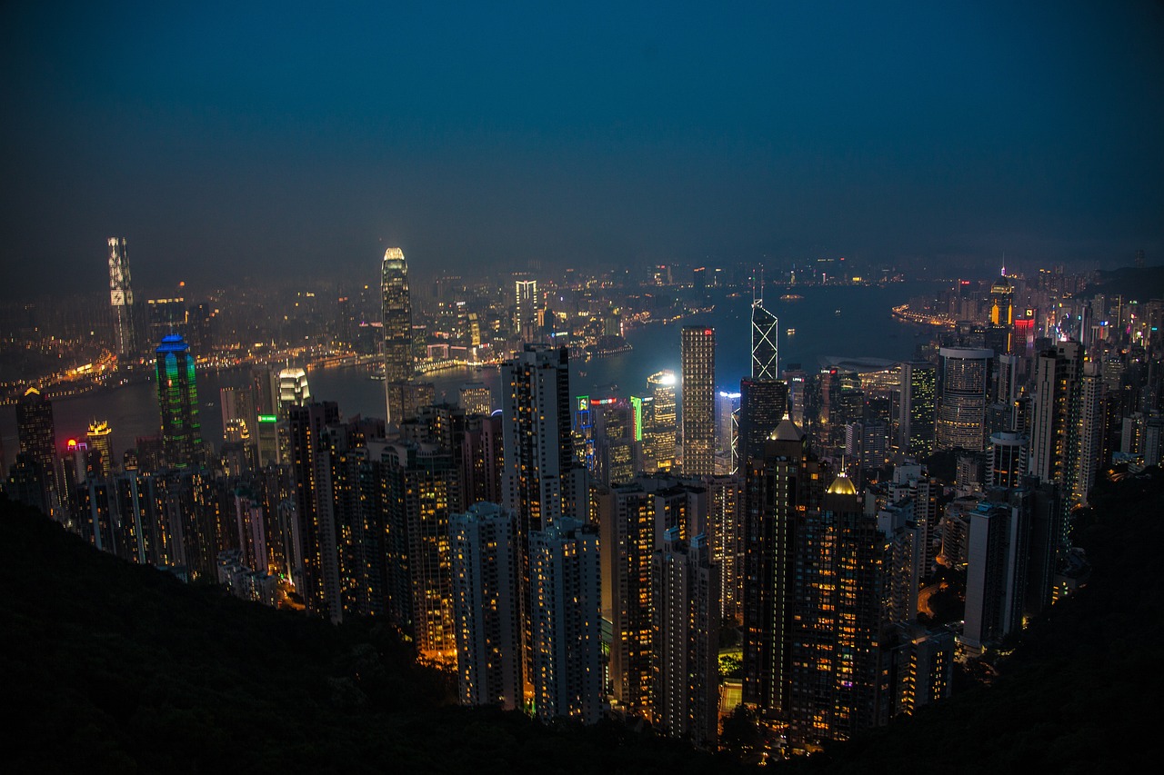 香港特区政府总部遭泼漆事件官方严厉谴责